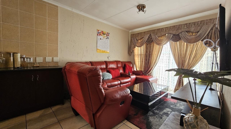 2 Bedroom Property for Sale in Ormonde View Gauteng