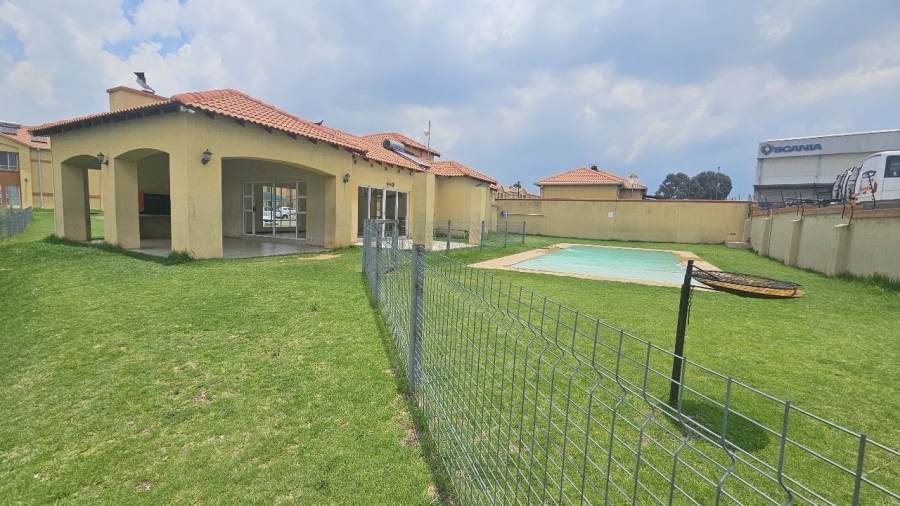 2 Bedroom Property for Sale in Ormonde View Gauteng