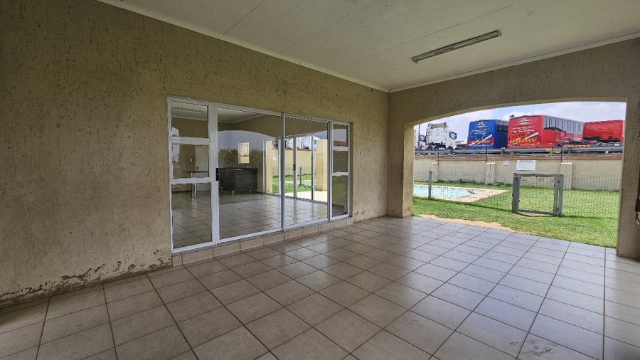 2 Bedroom Property for Sale in Ormonde View Gauteng