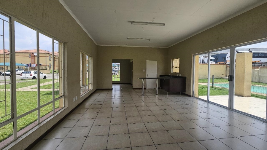 2 Bedroom Property for Sale in Ormonde View Gauteng