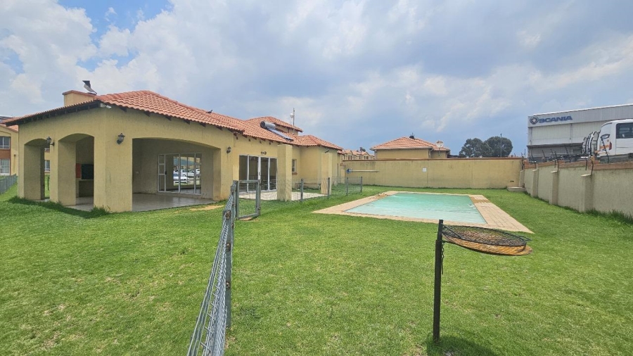 2 Bedroom Property for Sale in Ormonde View Gauteng