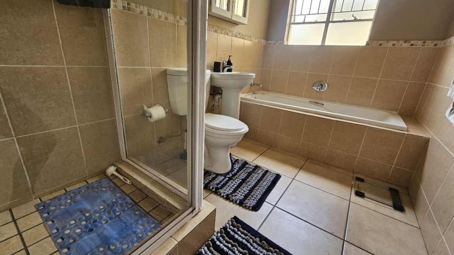 2 Bedroom Property for Sale in Ormonde Gauteng