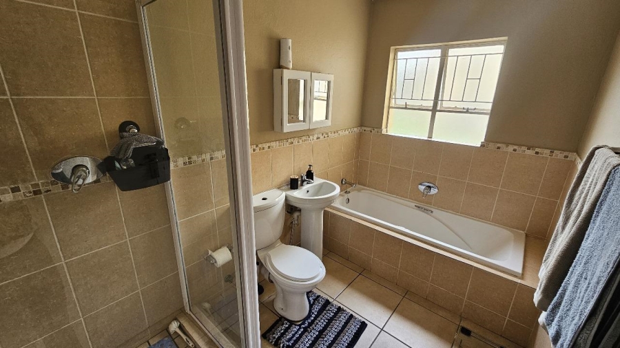 2 Bedroom Property for Sale in Ormonde Gauteng