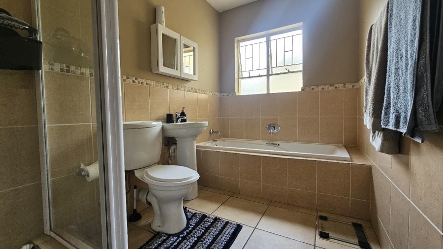 2 Bedroom Property for Sale in Ormonde Gauteng