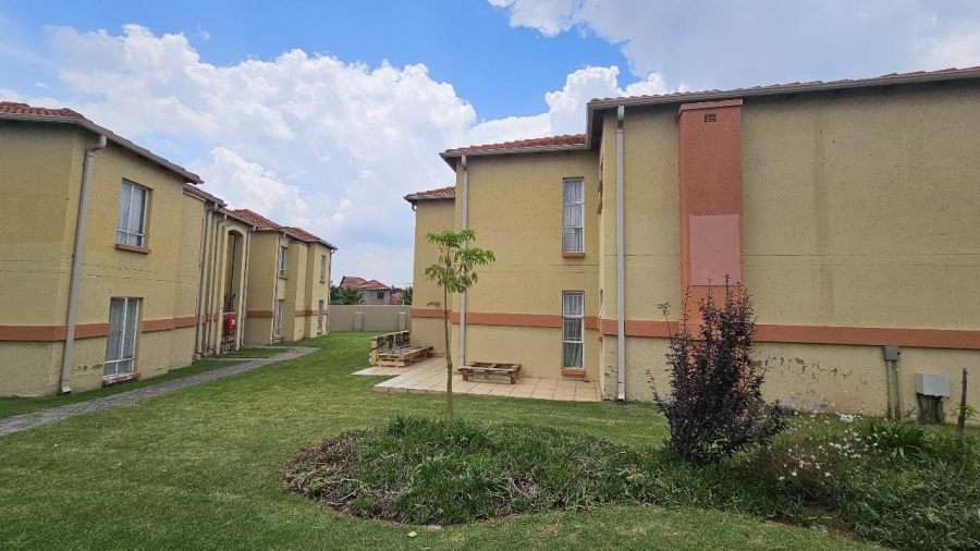 2 Bedroom Property for Sale in Ormonde Gauteng