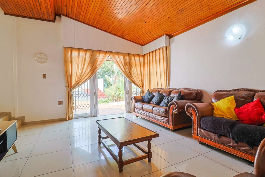 4 Bedroom Property for Sale in Mondeor Gauteng