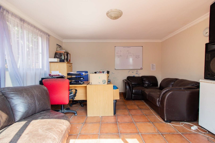 4 Bedroom Property for Sale in Mondeor Gauteng