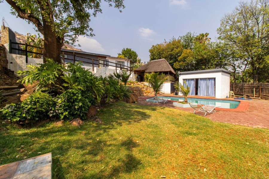 4 Bedroom Property for Sale in Mondeor Gauteng