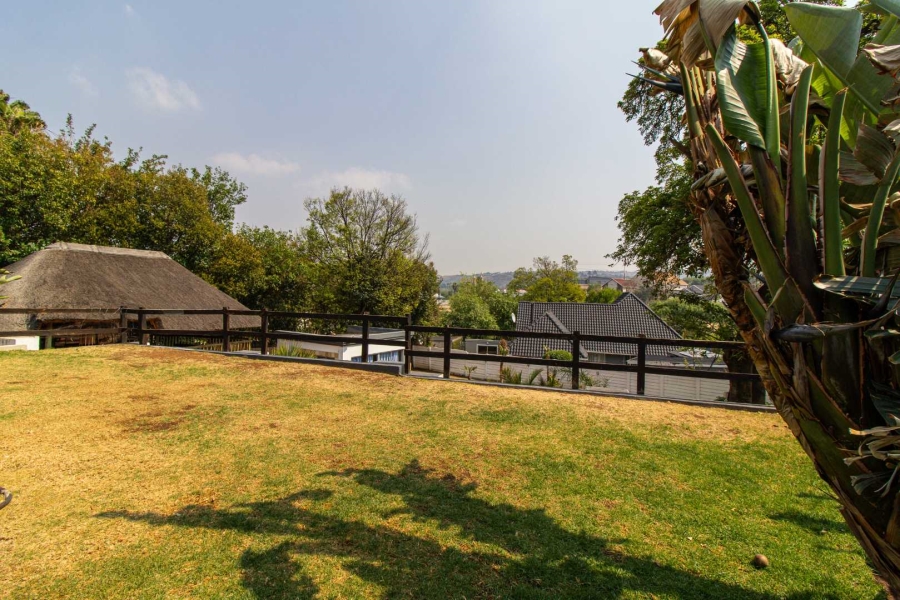 4 Bedroom Property for Sale in Mondeor Gauteng