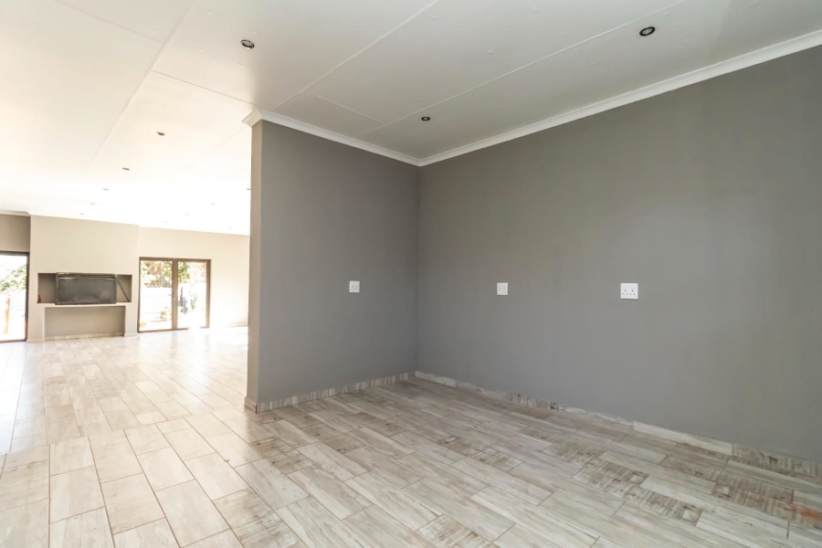 12 Bedroom Property for Sale in Krugersdorp North Gauteng