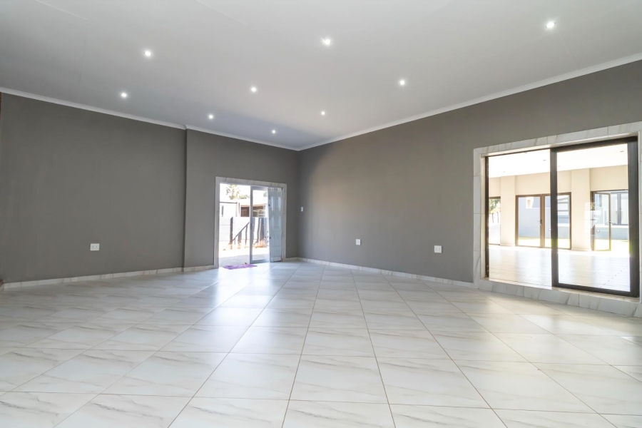 12 Bedroom Property for Sale in Krugersdorp North Gauteng