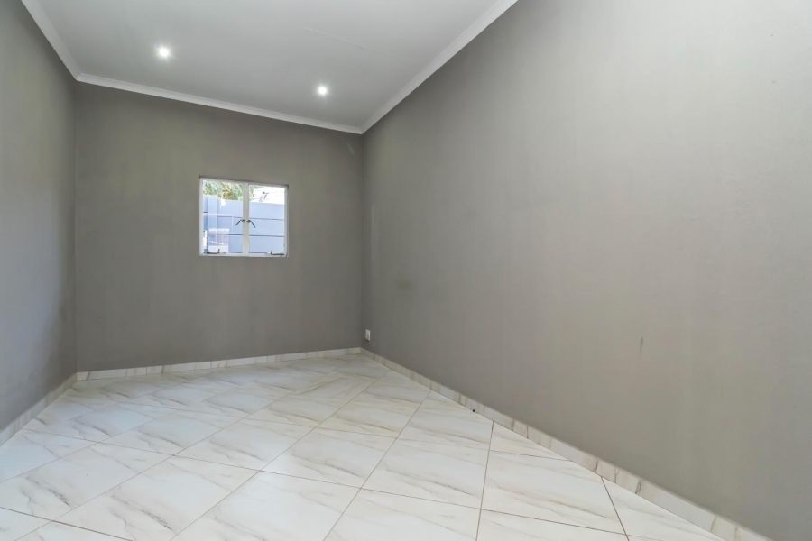 12 Bedroom Property for Sale in Krugersdorp North Gauteng