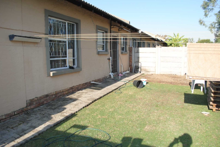 To Let 2 Bedroom Property for Rent in Riversdale Gauteng