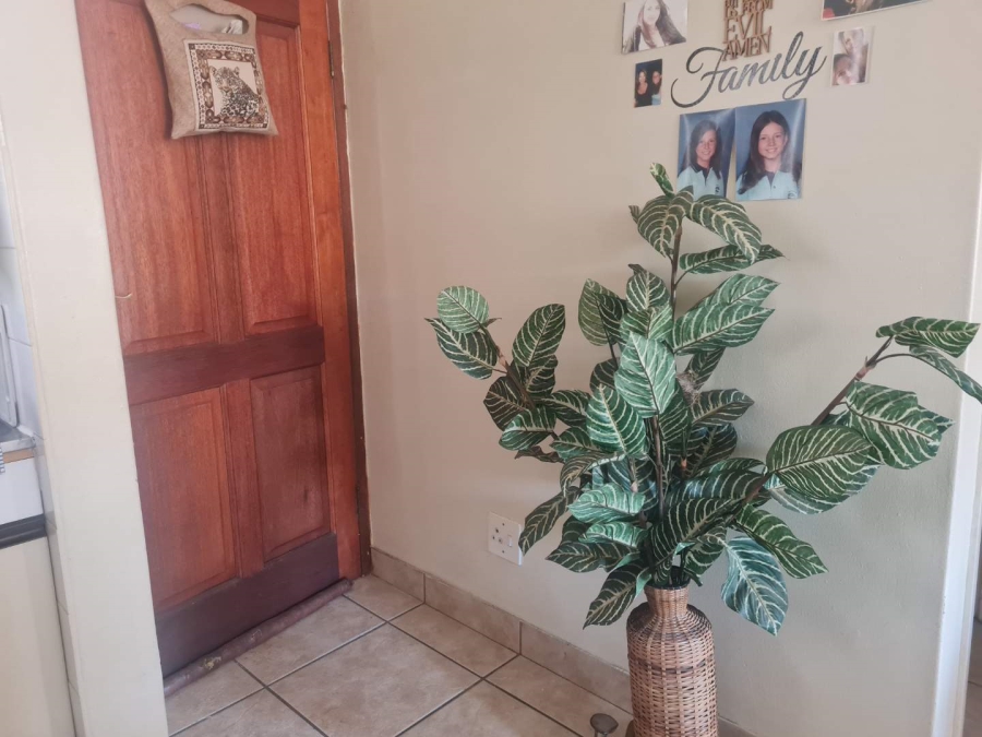 1 Bedroom Property for Sale in Zwartkop Gauteng