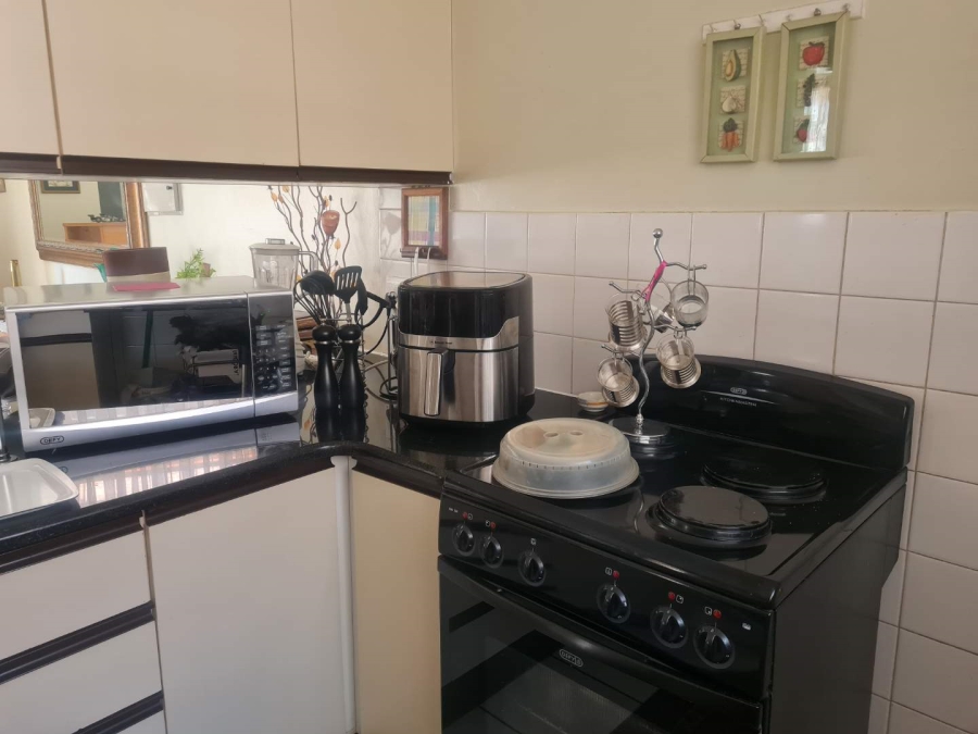 1 Bedroom Property for Sale in Zwartkop Gauteng