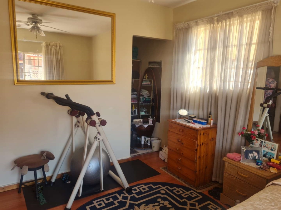 1 Bedroom Property for Sale in Zwartkop Gauteng