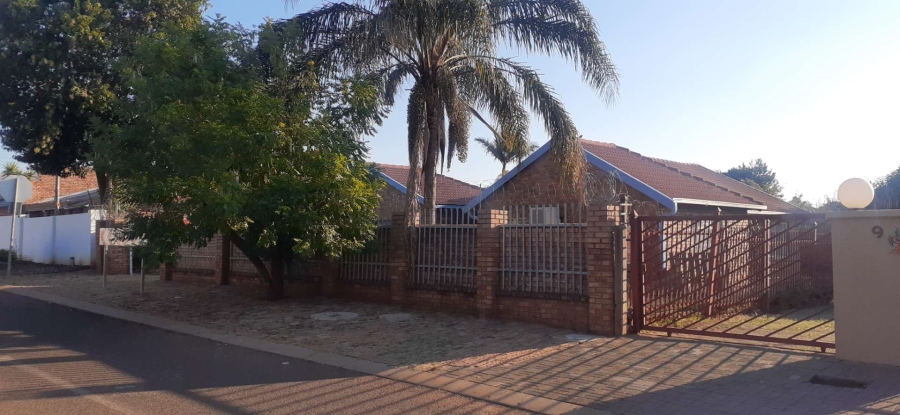 4 Bedroom Property for Sale in The Orchards Gauteng