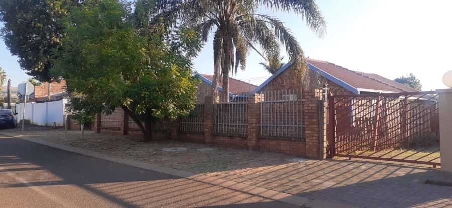 4 Bedroom Property for Sale in The Orchards Gauteng