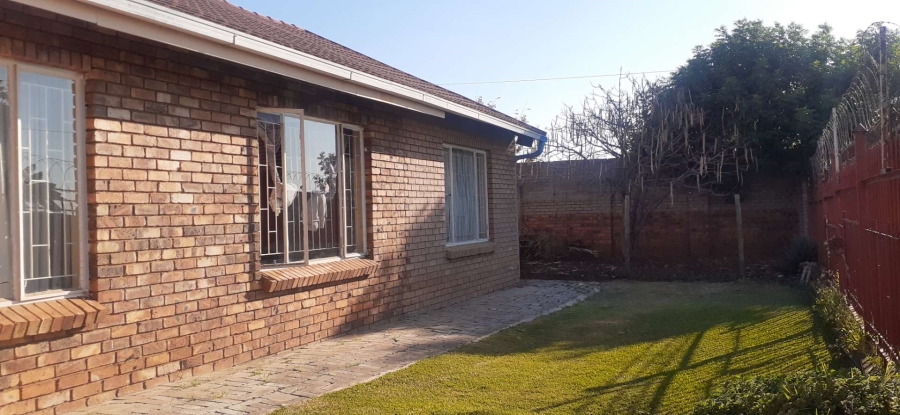 4 Bedroom Property for Sale in The Orchards Gauteng