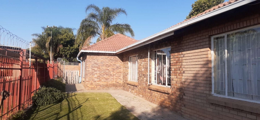 4 Bedroom Property for Sale in The Orchards Gauteng