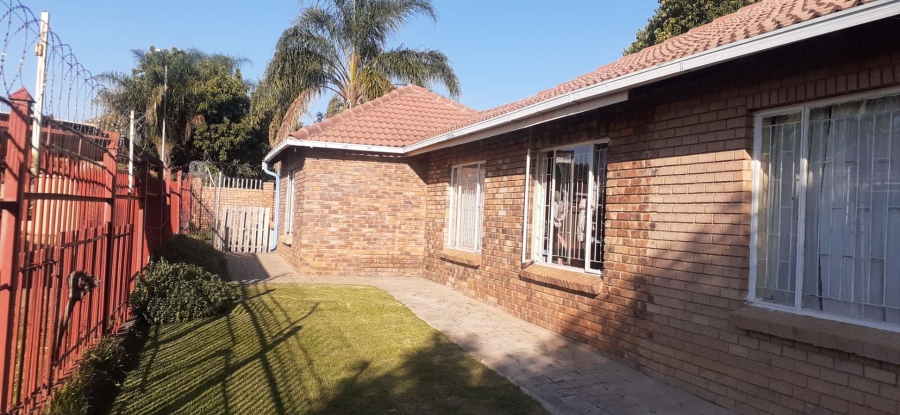 4 Bedroom Property for Sale in The Orchards Gauteng