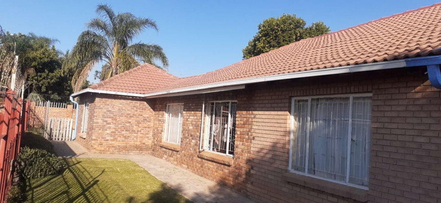 4 Bedroom Property for Sale in The Orchards Gauteng