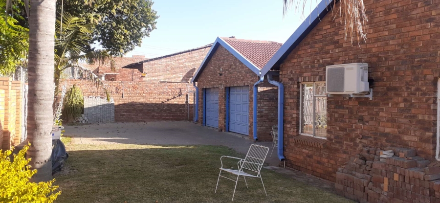 4 Bedroom Property for Sale in The Orchards Gauteng