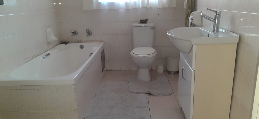 4 Bedroom Property for Sale in The Orchards Gauteng