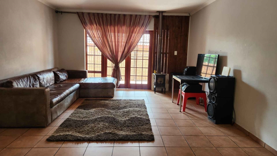 To Let 3 Bedroom Property for Rent in Theresa Park Gauteng