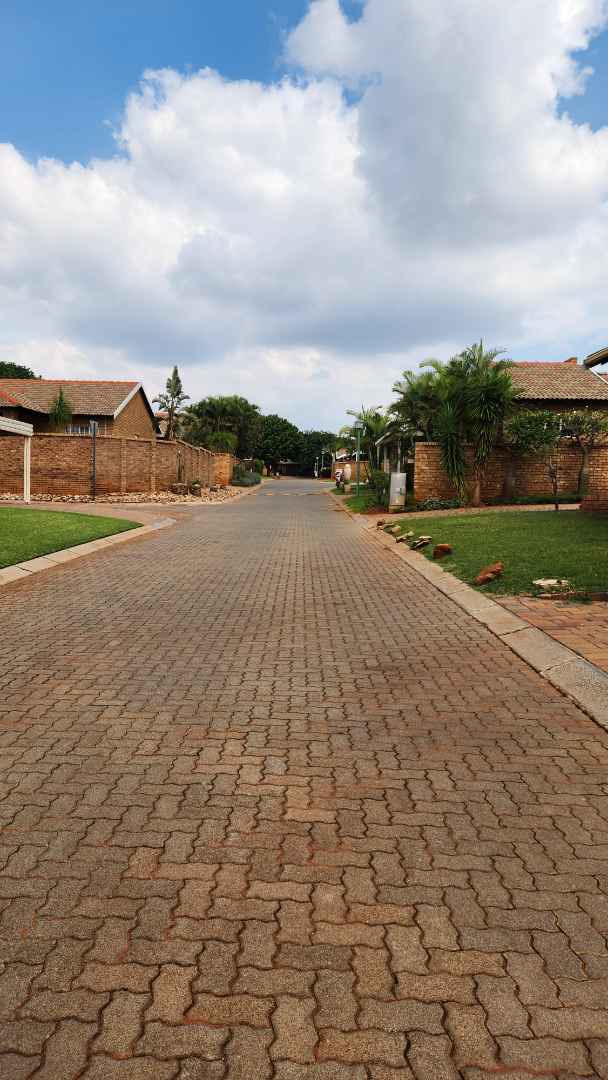 To Let 3 Bedroom Property for Rent in Theresa Park Gauteng