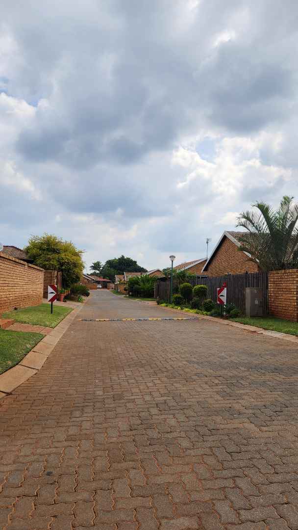 To Let 3 Bedroom Property for Rent in Theresa Park Gauteng