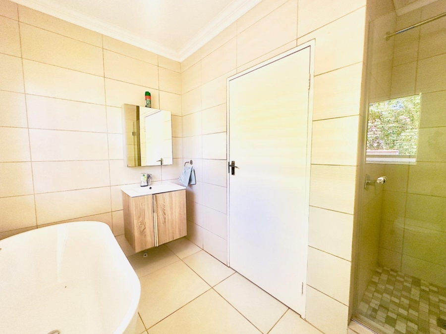 To Let 3 Bedroom Property for Rent in Dainfern Golf Estate Gauteng