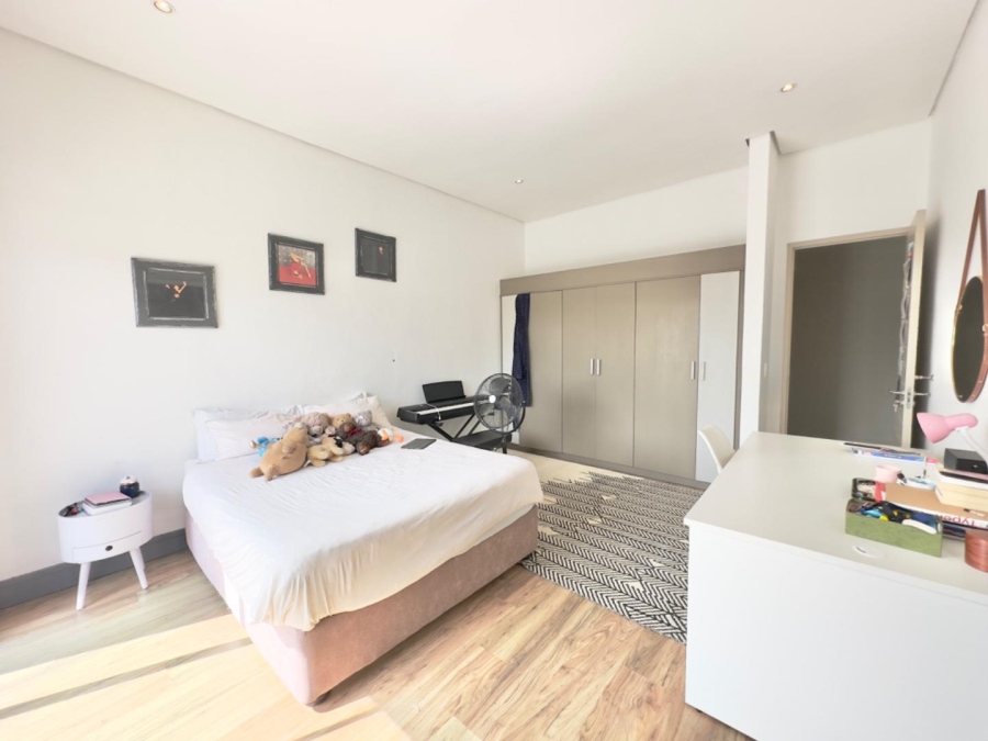 5 Bedroom Property for Sale in Helderfontein Estate Gauteng