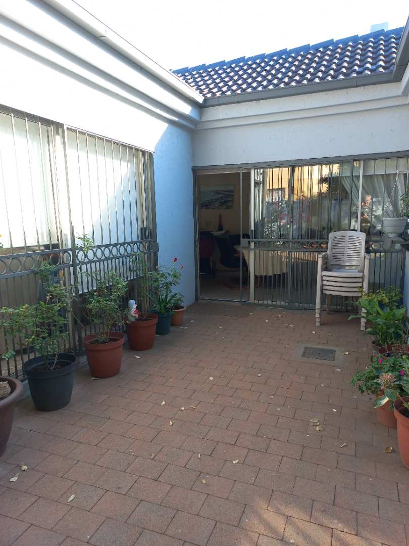 3 Bedroom Property for Sale in Zwartkop Gauteng