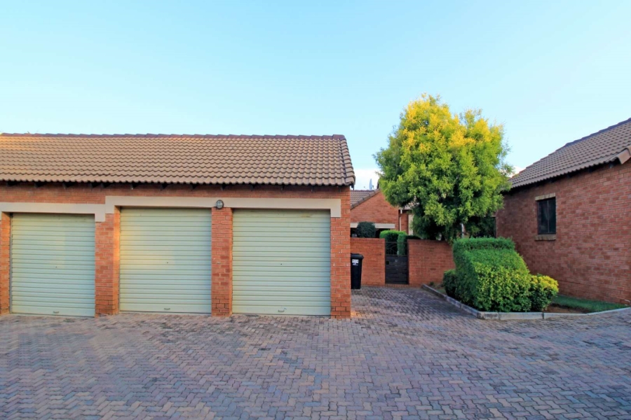 2 Bedroom Property for Sale in Moreleta Park Gauteng