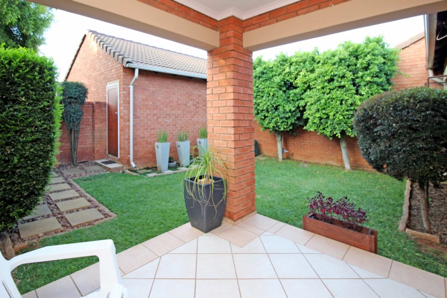 2 Bedroom Property for Sale in Moreleta Park Gauteng