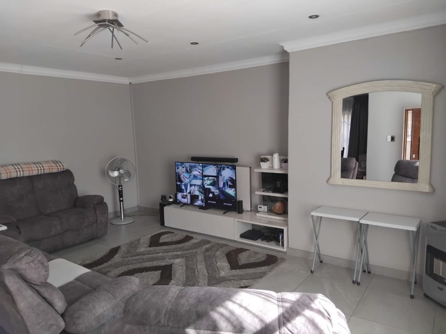 4 Bedroom Property for Sale in Winchester Hills Gauteng