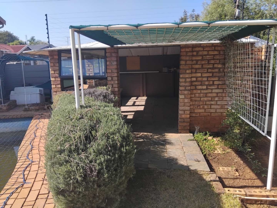 4 Bedroom Property for Sale in Winchester Hills Gauteng