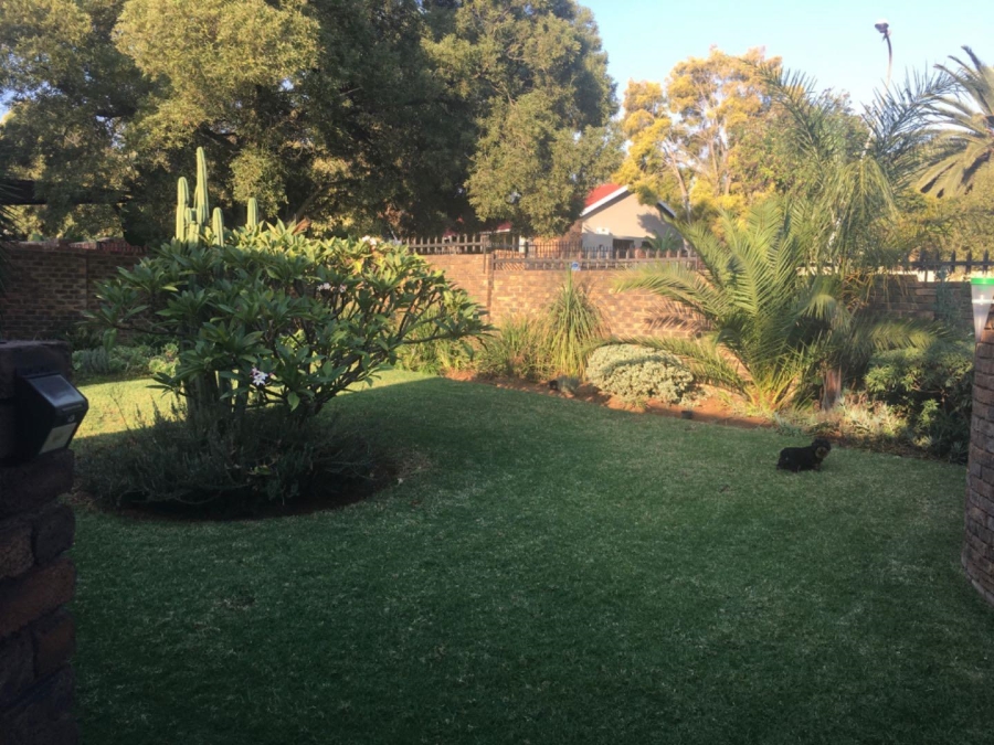 3 Bedroom Property for Sale in Rooihuiskraal Ext 1 Gauteng