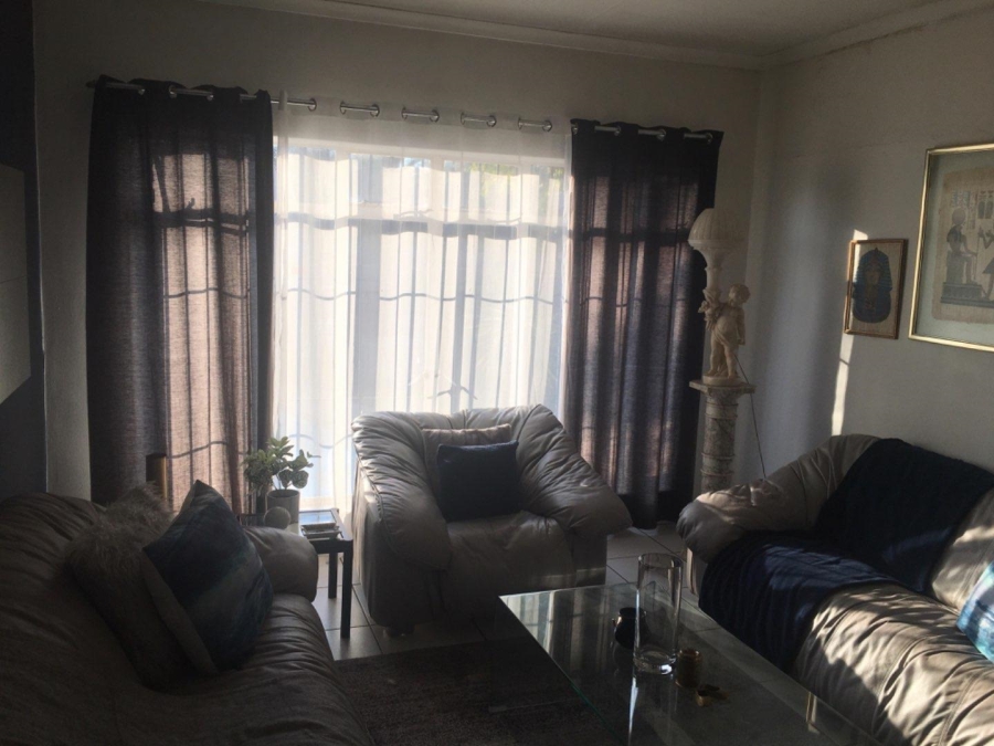 3 Bedroom Property for Sale in Rooihuiskraal Ext 1 Gauteng