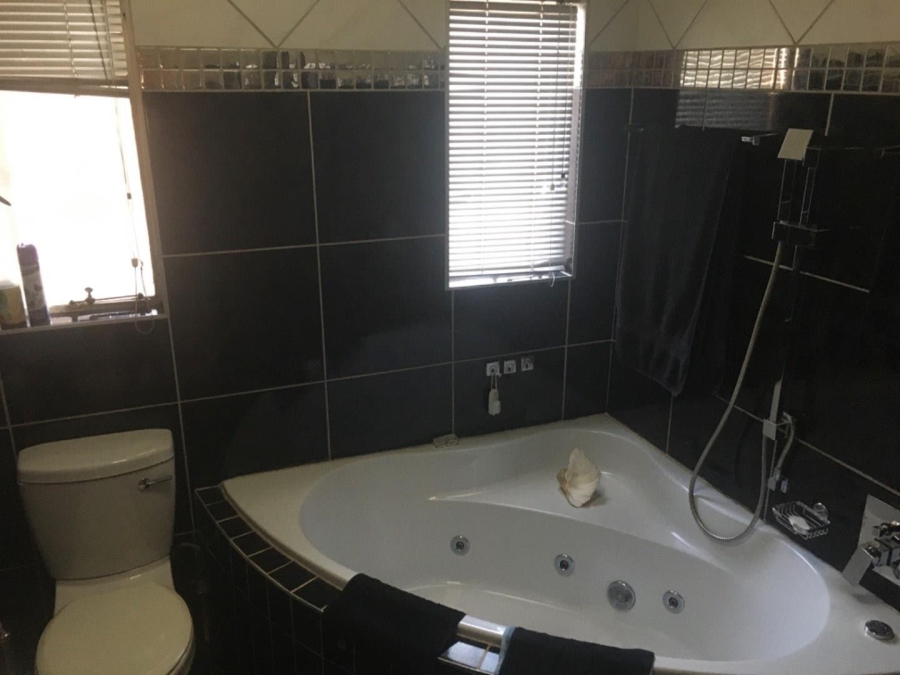 3 Bedroom Property for Sale in Rooihuiskraal Ext 1 Gauteng