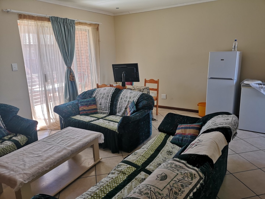 2 Bedroom Property for Sale in Monavoni Gauteng