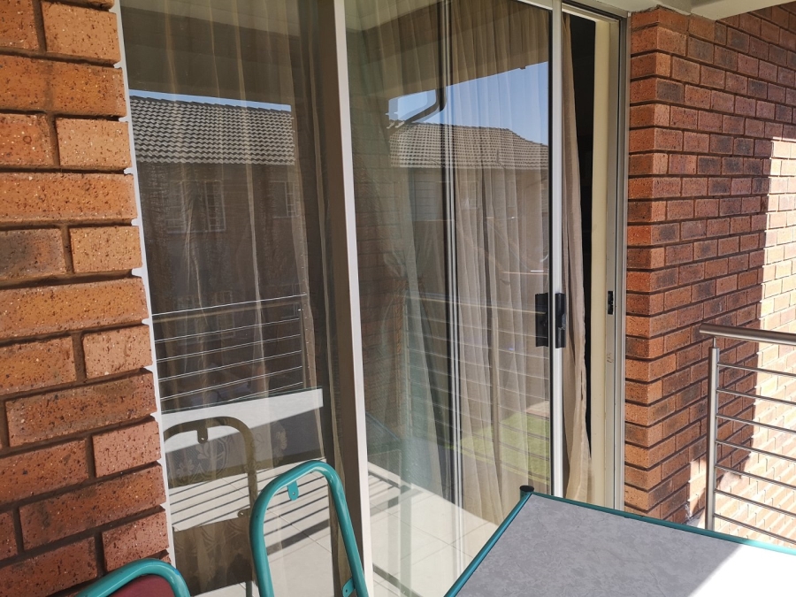 2 Bedroom Property for Sale in Monavoni Gauteng