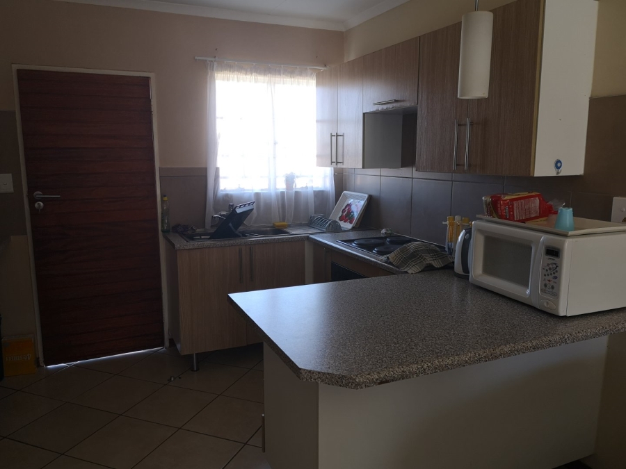 2 Bedroom Property for Sale in Monavoni Gauteng