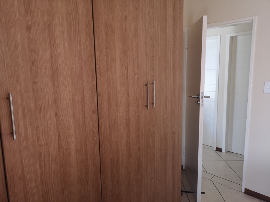 2 Bedroom Property for Sale in Monavoni Gauteng