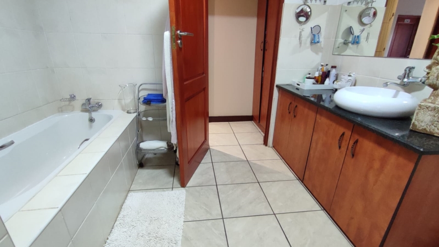 4 Bedroom Property for Sale in Eldo Village Estate Gauteng