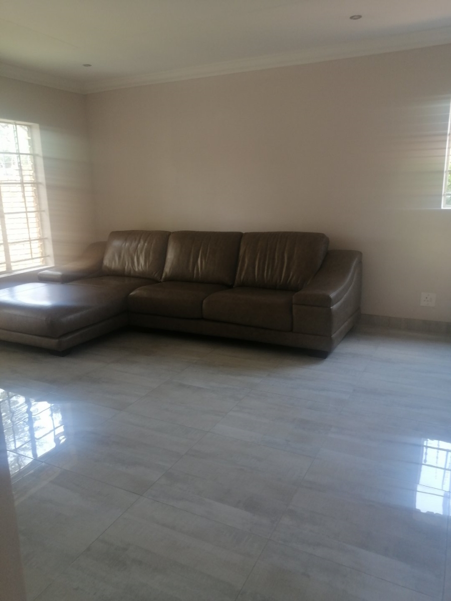 2 Bedroom Property for Sale in Highveld Gauteng