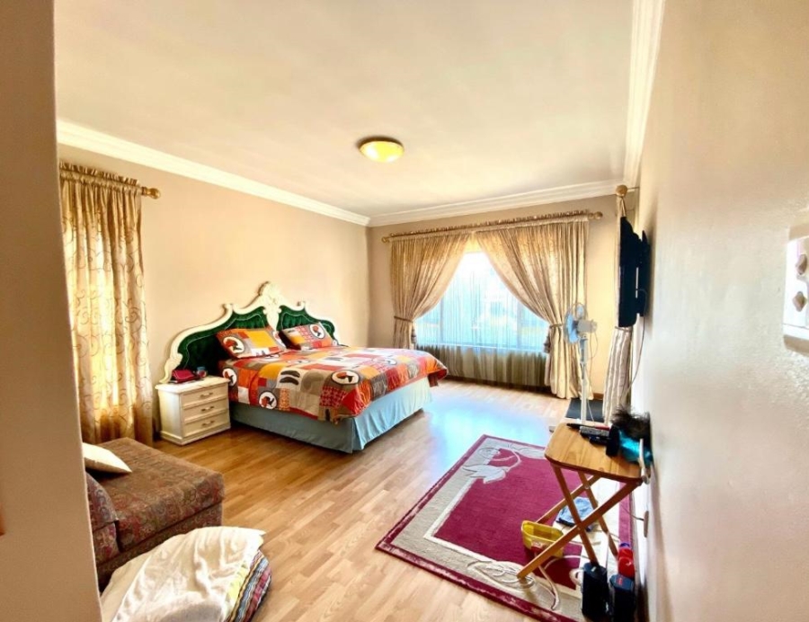 5 Bedroom Property for Sale in Helderwyk Gauteng