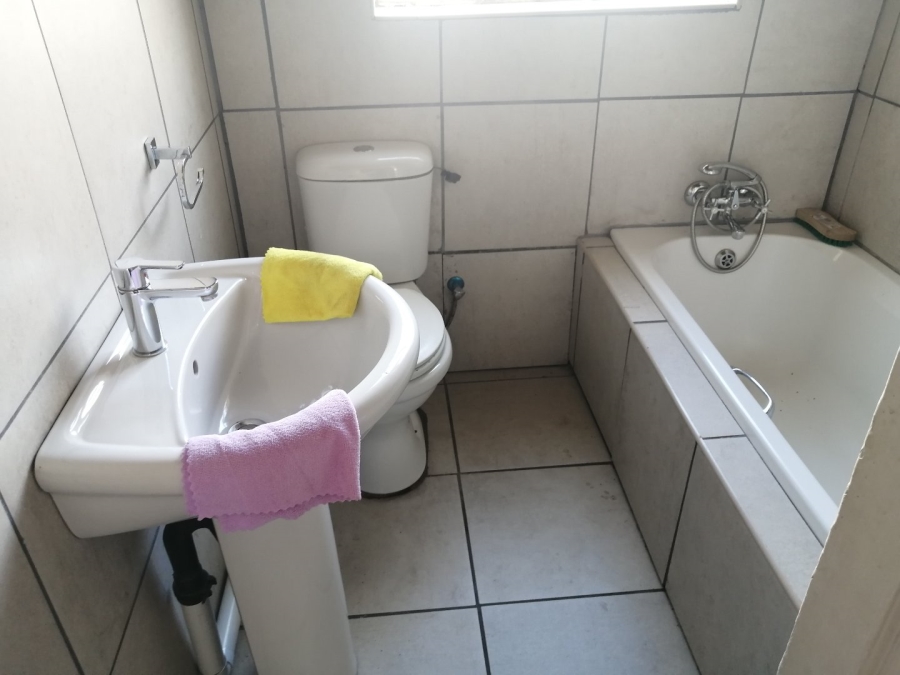 4 Bedroom Property for Sale in Geduld Gauteng