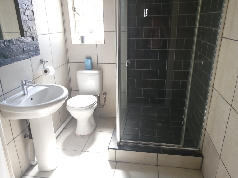 4 Bedroom Property for Sale in Geduld Gauteng